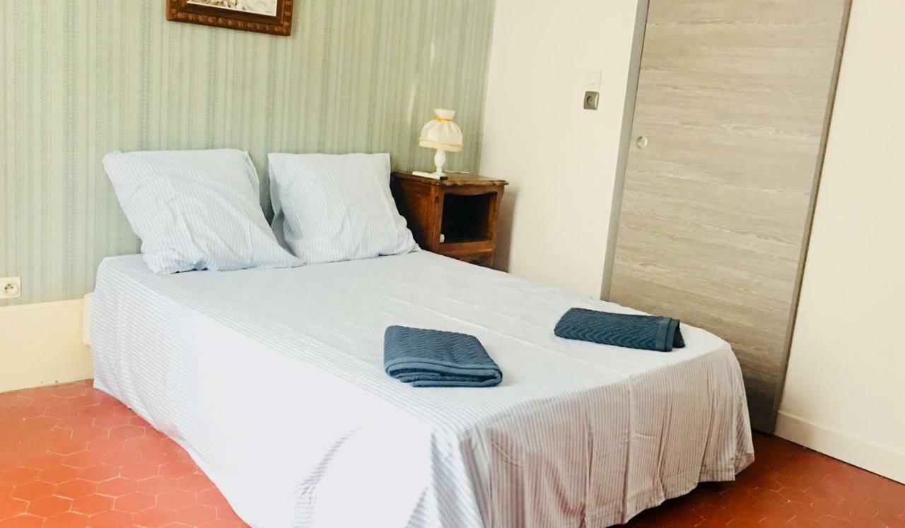 Les Des Barques Guest house Narbonne